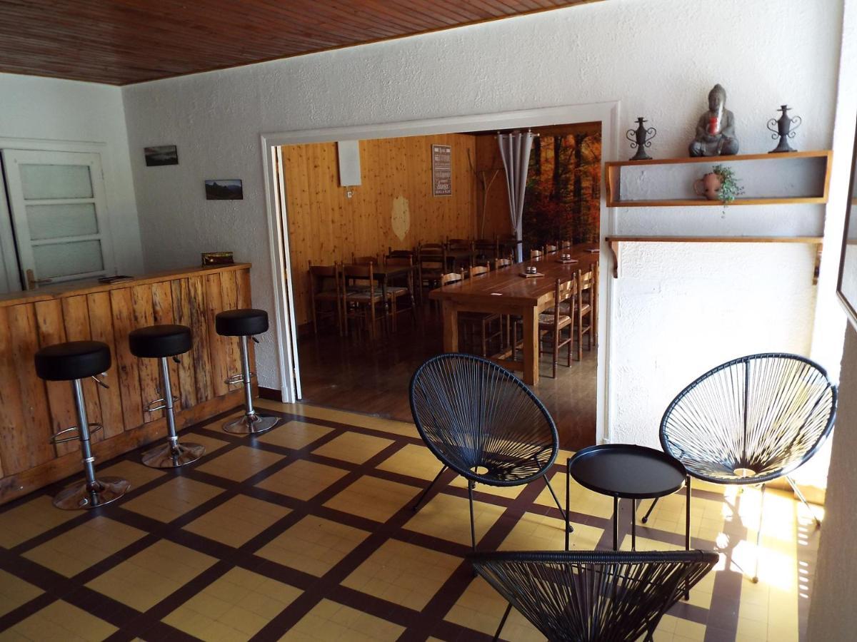 Au Coeur Du Volcantal Guest house *