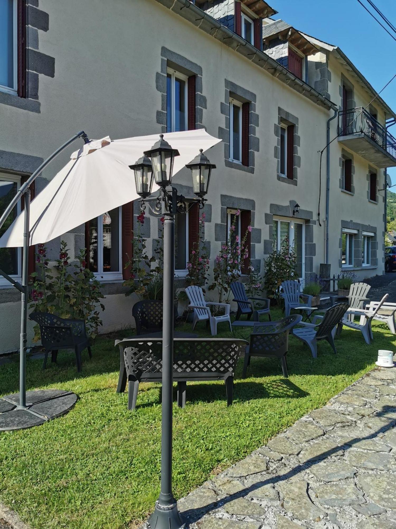 Au Coeur Du Volcantal Guest house