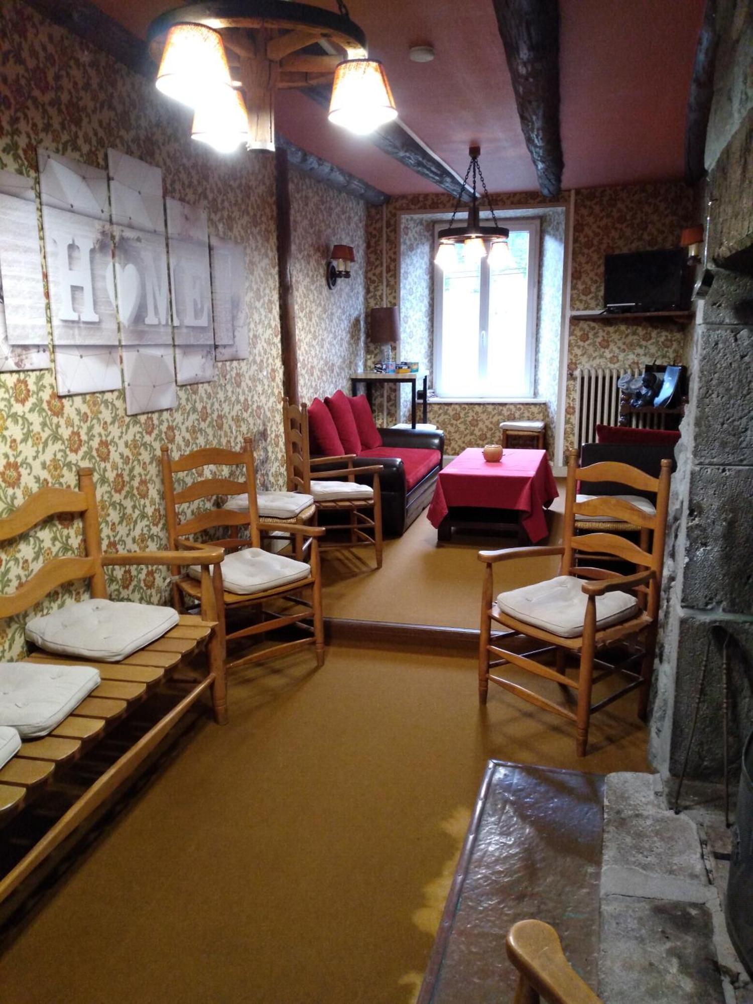 Au Coeur Du Volcantal Guest house *